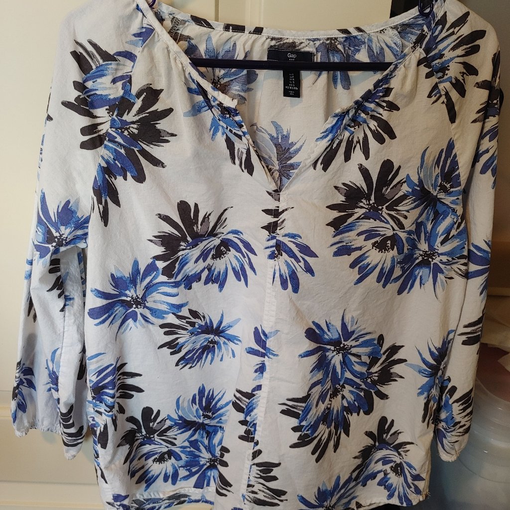 Beachy Gap Pullover Top